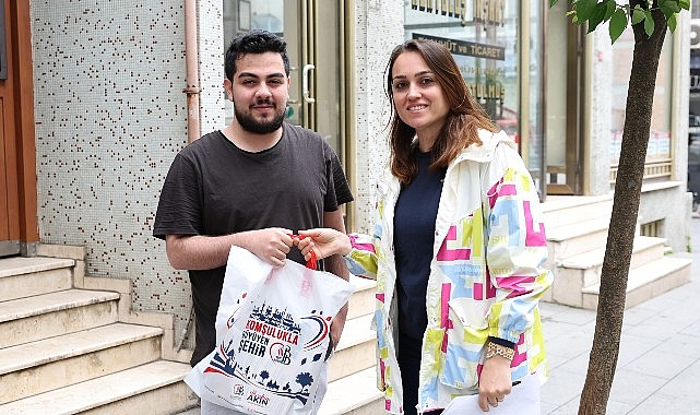 Öğrencilere ikramlar Bayrampaşa Belediyesi’nden