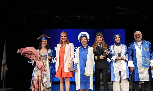 Okan’da mezuniyet sevinci