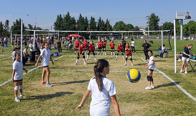Osmangazi’deki Mini Voleybol Şenliği’nde Spor ve Dostluk Kazandı