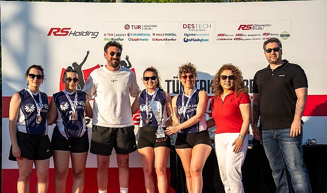 QNB Sigorta Kadın Voleybol Takımı Beach Volley MasteRS’ta üçüncülük kupasının sahibi oldu