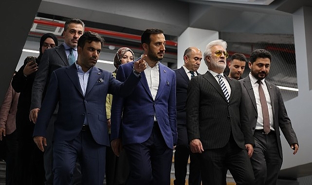 Tamer Karadağlı’dan Bağcılar’da açılacak tiyatro binası için “Süper” yorumu