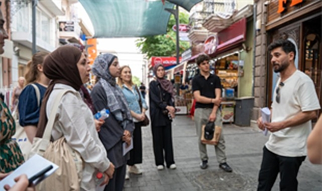 Tarık Dursun K.’nin izinde İzmir turu