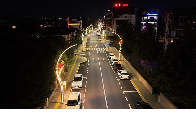 Uçak pistine dönen cadde esnafından Büyükakın’a teşekkür