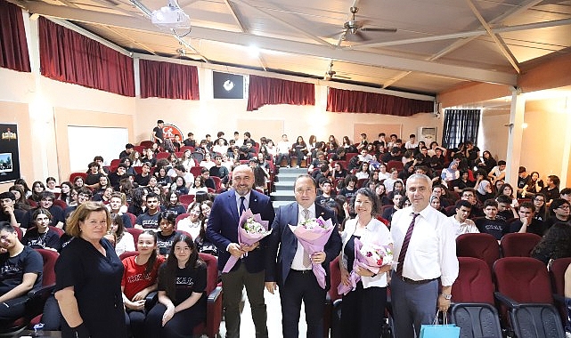 Üniversite Sınavı Öncesinde Rektör Akpınar’dan Liselerde Kariyer Buluşmaları