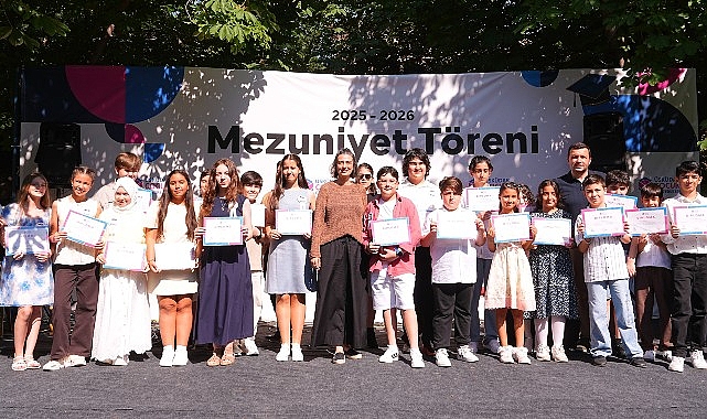 Üsküdar Çocuk Üniversitesi’nde Mezuniyet Coşkusu