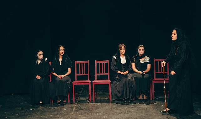 Yeditepe Üniversitesi Öğrencilerinden ‘Bernarda Alba’nın Evi’ Tiyatrosu