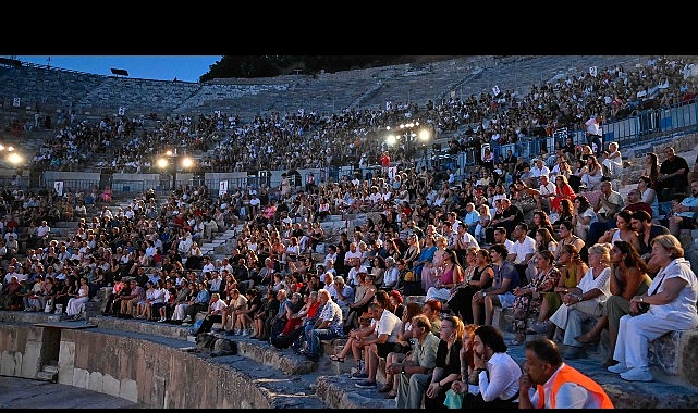 9. Uluslararası Efes Opera ve Bale Festivali’nde “Carmina Burana” Sahnelendi