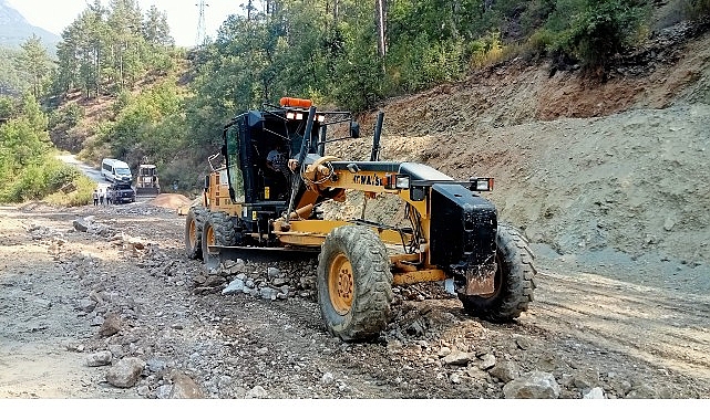 Alanya’da kırsal mahalle yollarına yaz bakımı