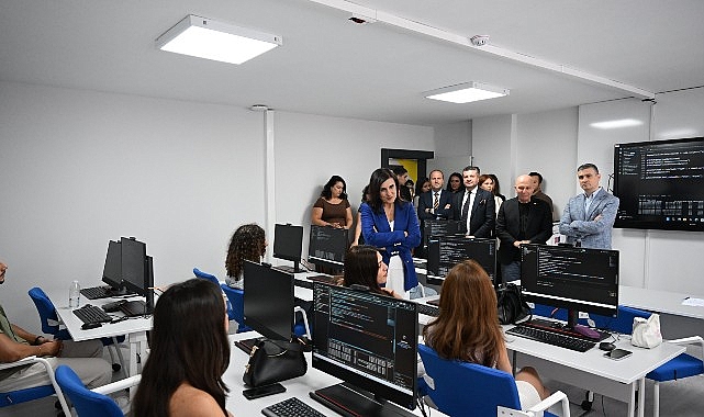 Antalya Dijital Gençlik Merkezi (DİGEM) açıldı