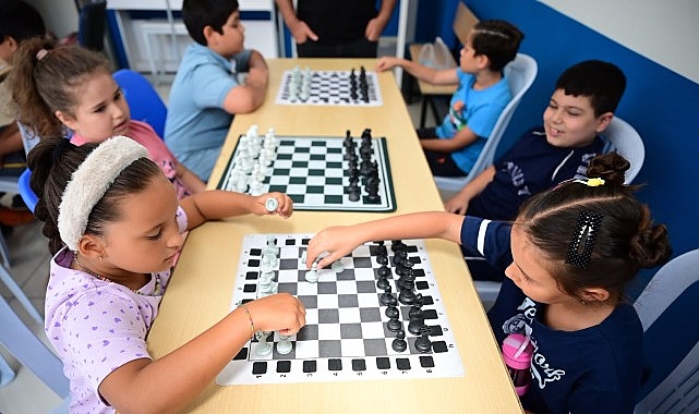 Aydın Büyükşehir Belediyesi’nin Satranç Eğitimleri Sürüyor
