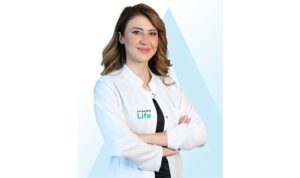 Aynada Gördüğünüz Kırışıklıkların Gerçek Nedeni Yaşlılık Değil!