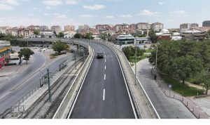 Başkan Altay Kunduracılar Üst Geçidi’nde Asfaltı Yenileyerek Standardı Yükselttiklerini Açıkladı