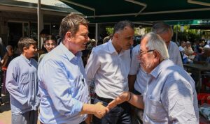 Başkan Aydın Vatandaşlarla Sahada Omuz Omuza