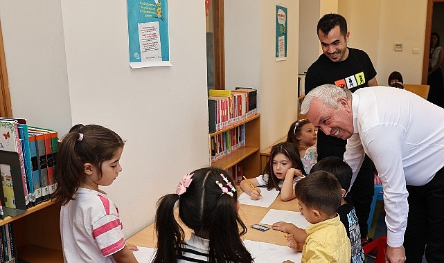 Başkan Şadi Özdemir, çocuklar ve ebeveynleri ile kütüphane buluştu