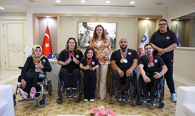 Başkan Vekili Özdemir şampiyon sporcuları ağırladı