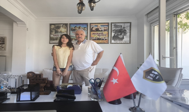 HALİL ERGÜN’DEN GENÇ OYUNCU BEREN KADAKAL’A ÖVGÜ DOLU SÖZLER!