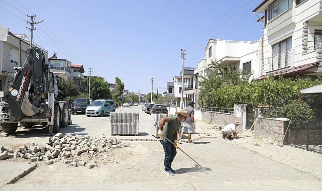 Burhaniye Belediyesi Fen İşleri Ekipleri Çalışmalarını Sürdürüyor