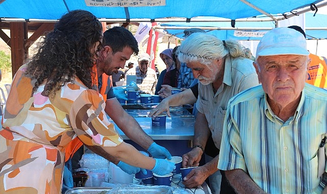 Büyükşehir 50 bin kişiye aşure ikram etti