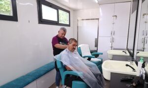 Büyükşehir’in Mobil Kuaför Tırı yaylalarda hizmet veriyor