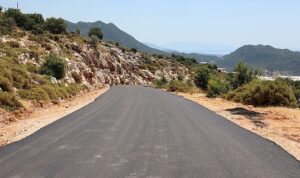 Büyükşehir’in sıcak asfalt çalışması sürüyor