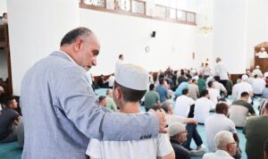 Canik’te Camiye Gelen Hediyeyi Alıyor: Başvuru Süresi Uzatıldı!
