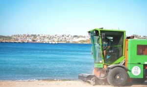 Çeşme’de yaz yoğunluğuna karşı temizlik seferberliği: Atık miktarı haziranda 5 bin tonu aştı