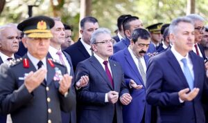DEÜ Rektörü Prof. Dr. Bayram Yılmaz, 15 Temmuz Demokrasi ve Millî Birlik Günü programlarına katıldı