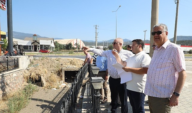 Edremit’te trafiği rahatlatacak yan yol çalışması