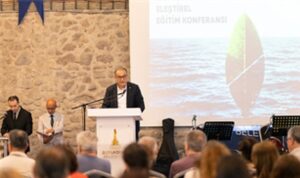 İzmir’deki uluslararası eleştirel eğitim zirvesi başladı