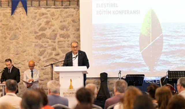 İzmir’deki uluslararası eleştirel eğitim zirvesi başladı
