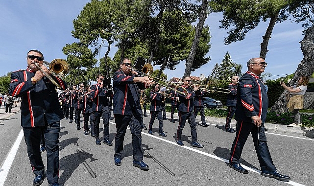 İzmir’in tarihine 83 yıldır “müzikle” tanıklık ediyorlar