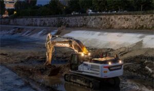 İZSU’dan Manda Çayı’nda 7/24 temizlik seferberliği