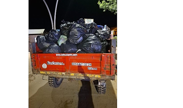 Kandıra sahillerinden 64 tır çöp toplandı