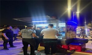 Karantina Parkı’nda izinsiz seyyar satışa ortak denetim