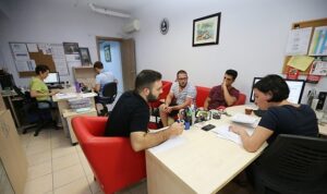 Karşıyaka Belediyesi’nden öğrencilere tercih desteği