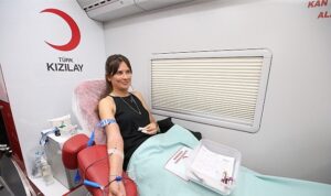 Karşıyaka’da anlamlı kampanya: Mahallenin gücü kan bağışıyla büyür!