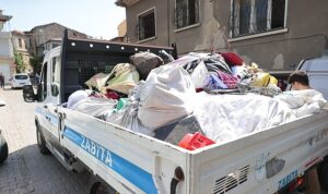 Konak zabıtasından izinsiz seyyar satışa sıkı denetim