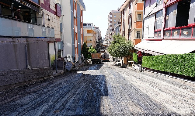Maltepe’de asfalt hamlesiyle yollar yenileniyor