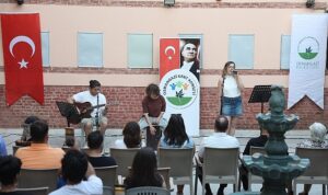 Osmangazi’de Şadırvanlı Han’ın Tarihi Atmosferinde Ritimler Yükseldi
