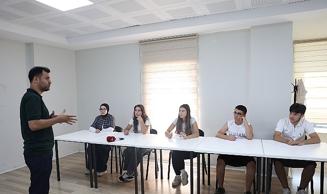 Osmangazi’den Gençlerin Geleceğine Ücretsiz Eğitim Desteği
