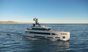 Sirena Marine, yeni süper yatı 42M’nin ilk satışını dünya lansmanı öncesinde gerçekleştirdi