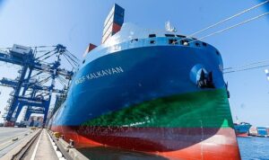 Türkiye’nin ilk ve en büyük LNG’li konteyner gemilerinden Kaşif Kalkavan, ilk uğrağını Marport’ta gerçekleştirdi
