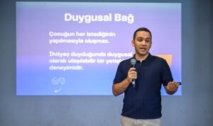 Uzman isimler Bornova’da çocuk eğitimini anlattı