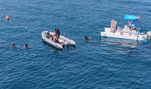 Kuşadası’nda Dip Temizliği