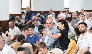 O İlçede Camiler Çocuklarla Doldu Taştı