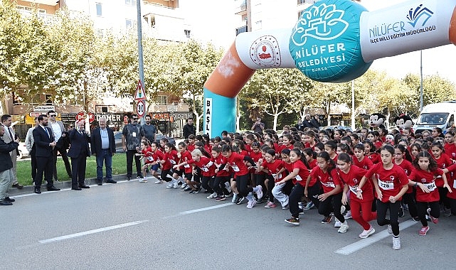 Nilüfer’de bin 749 öğrenci Cumhuriyet için koştu